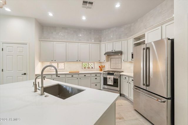 41738 N Iron Horse Drive, Anthem, AZ 85086