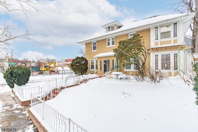 49 Lyons Ave, Newark City, NJ 07112