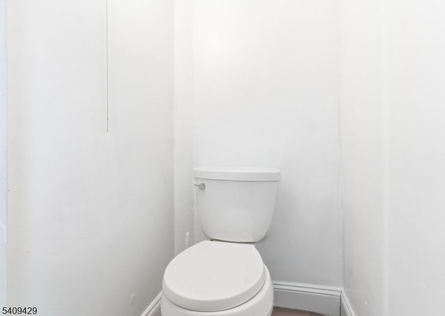 49 Lyons Ave, Newark City, NJ 07112