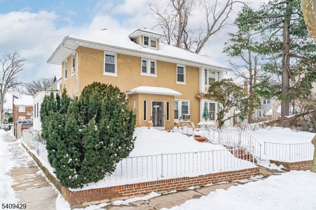 49 Lyons Ave, Newark City, NJ 07112