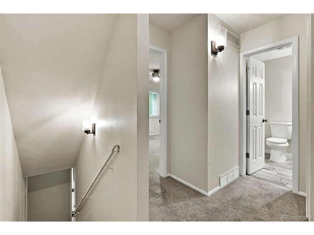 525 S Xenon Ct, Lakewood, CO 80228