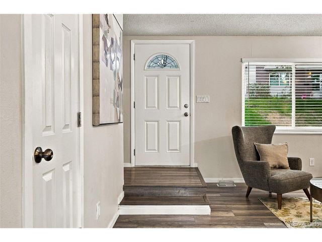 525 S Xenon Ct, Lakewood, CO 80228