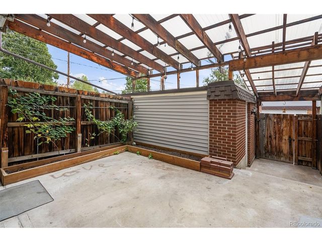 525 S Xenon Ct, Lakewood, CO 80228