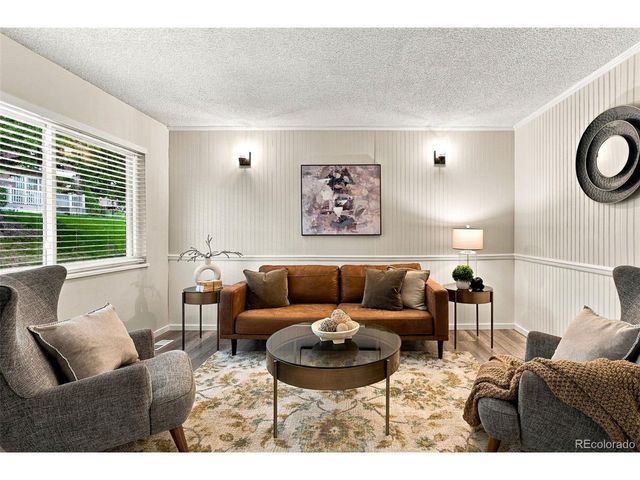 525 S Xenon Ct, Lakewood, CO 80228