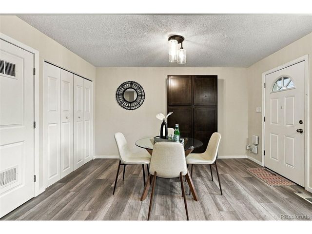 525 S Xenon Ct, Lakewood, CO 80228