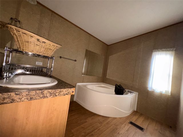 100 LIVE OAK Drive, Sanctuary, TX 76020