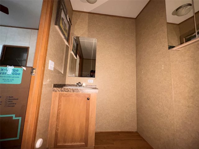 100 LIVE OAK Drive, Sanctuary, TX 76020