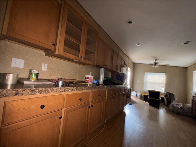 100 LIVE OAK Drive, Sanctuary, TX 76020