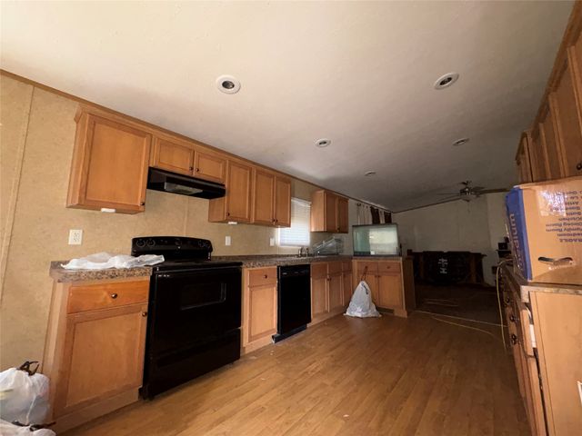 100 LIVE OAK Drive, Sanctuary, TX 76020