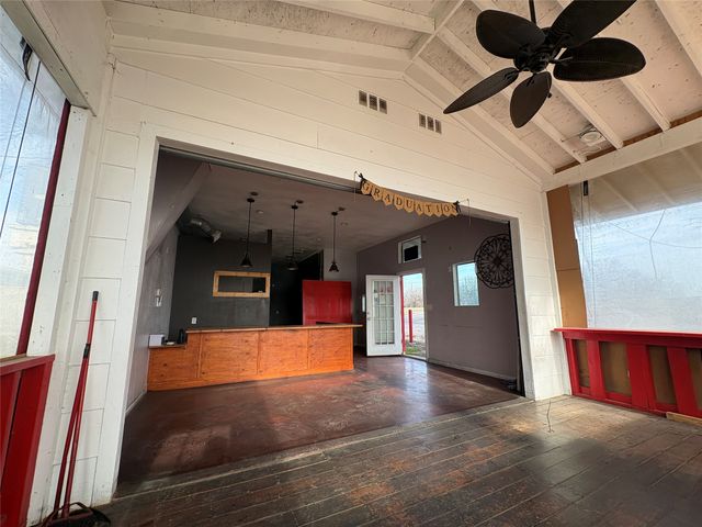 100 LIVE OAK Drive, Sanctuary, TX 76020