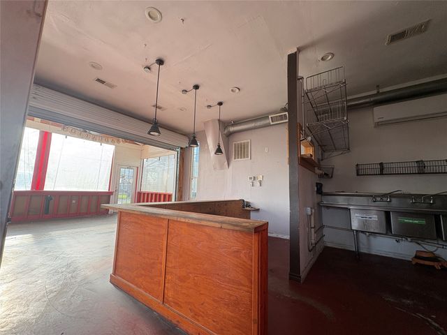 100 LIVE OAK Drive, Sanctuary, TX 76020