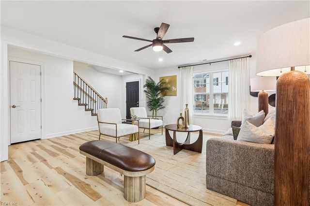 15661 Warwick Blvd Unit J, Newport News, VA 23608