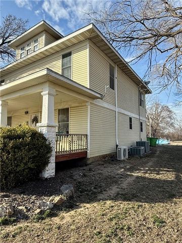 17850 10th Road, Parsons, KS 67357