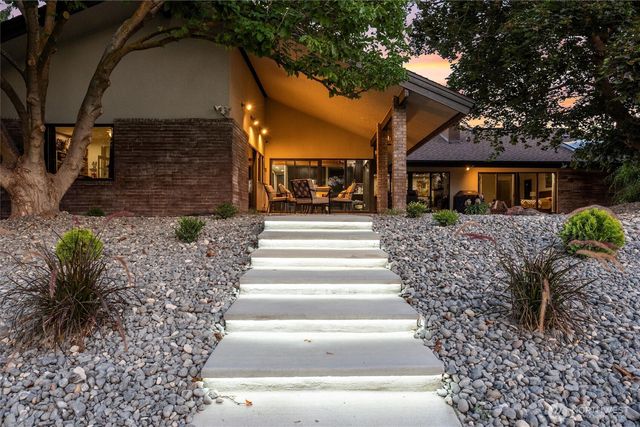 828 S Skylark Way, Othello, WA 99344