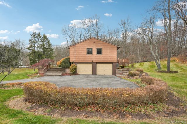 14 Old Minisink Trail, Goshen, NY 10924