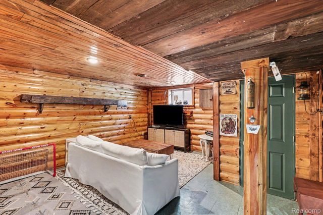 3639 Howland Road, Almont Township, MI 48003