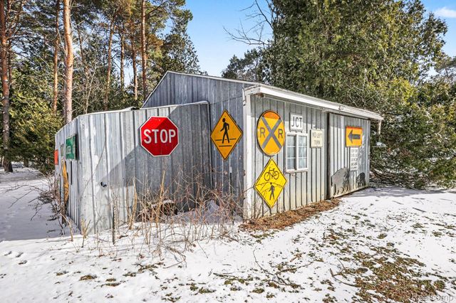 3639 Howland Road, Almont Township, MI 48003