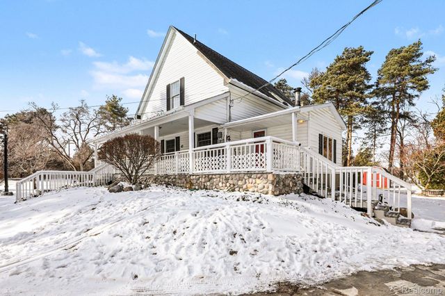 3639 Howland Road, Almont Township, MI 48003