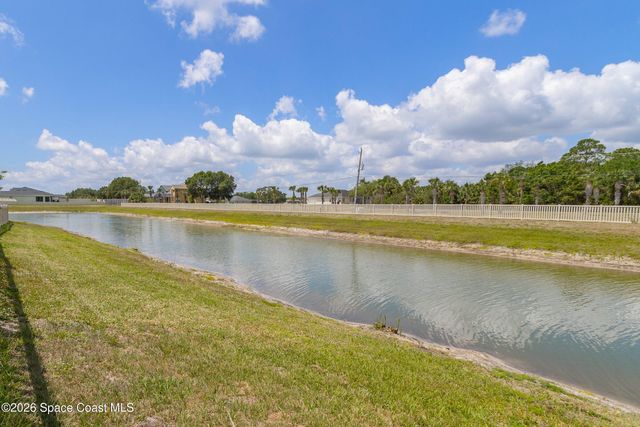 1975 Diablo Circle SW, Palm Bay, FL 32908