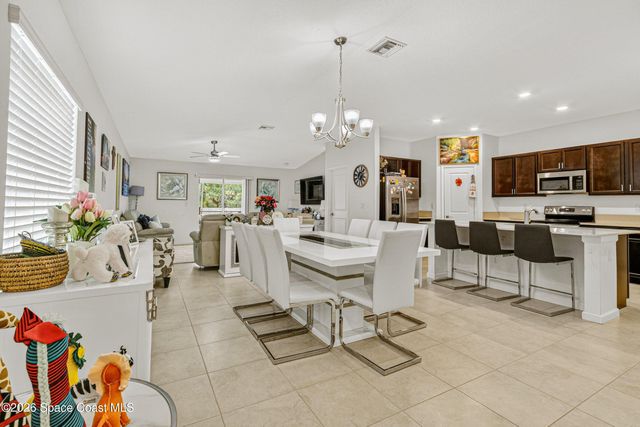 1975 Diablo Circle SW, Palm Bay, FL 32908