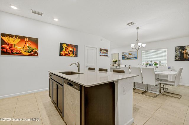 1975 Diablo Circle SW, Palm Bay, FL 32908
