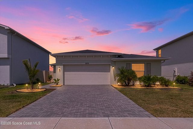 1975 Diablo Circle SW, Palm Bay, FL 32908