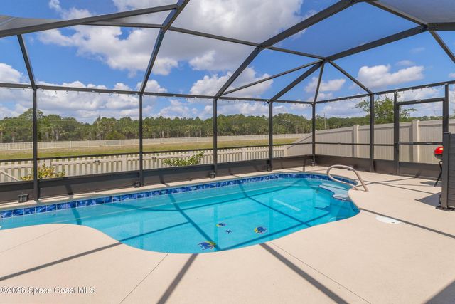 1975 Diablo Circle SW, Palm Bay, FL 32908