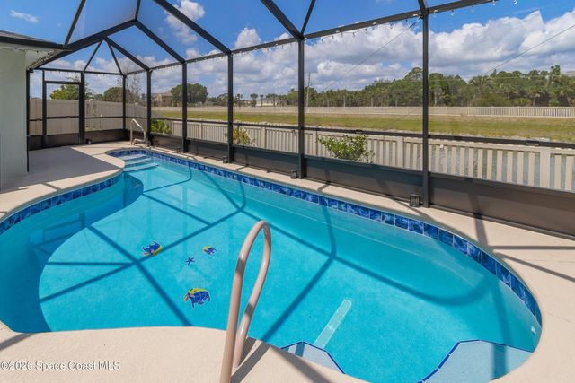 1975 Diablo Circle SW, Palm Bay, FL 32908