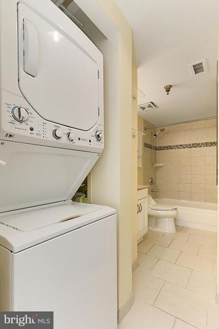 2400 Clarendon Blvd Apt 406, Arlington, VA 22201