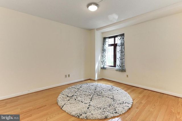 2400 Clarendon Blvd Apt 406, Arlington, VA 22201