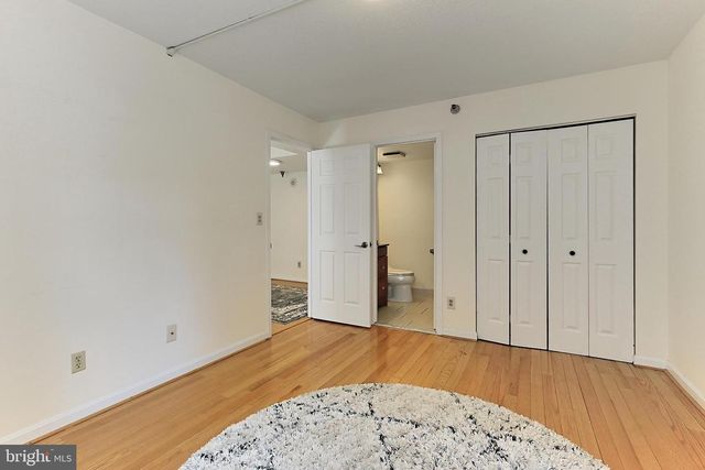 2400 Clarendon Blvd Apt 406, Arlington, VA 22201