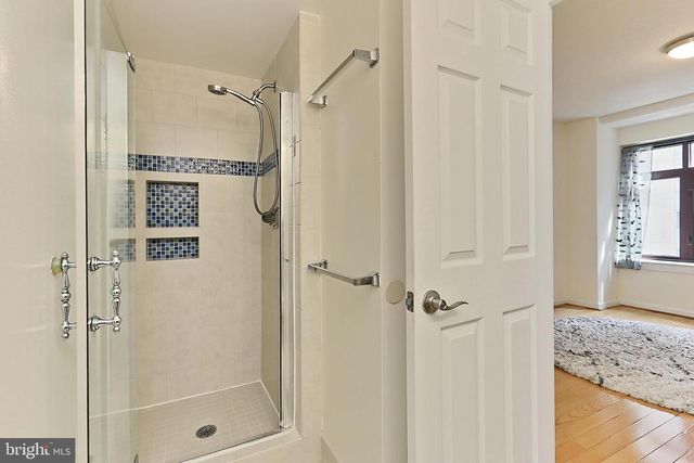 2400 Clarendon Blvd Apt 406, Arlington, VA 22201
