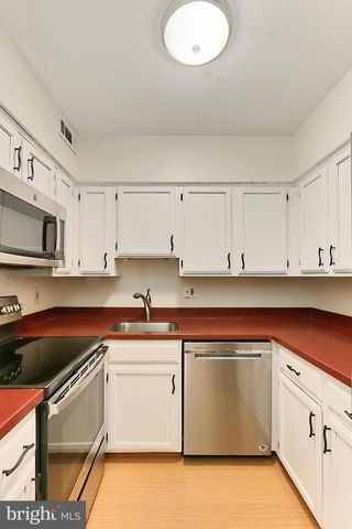 2400 Clarendon Blvd Apt 406, Arlington, VA 22201