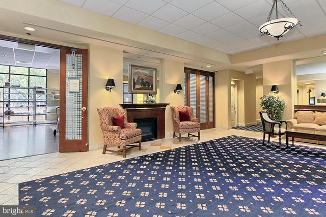 2400 Clarendon Blvd Apt 406, Arlington, VA 22201
