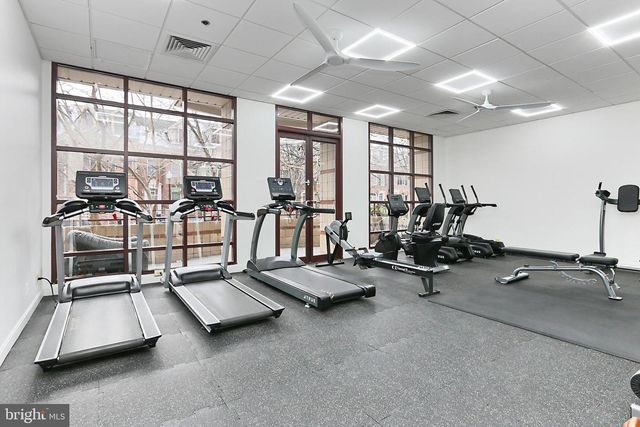2400 Clarendon Blvd Apt 406, Arlington, VA 22201
