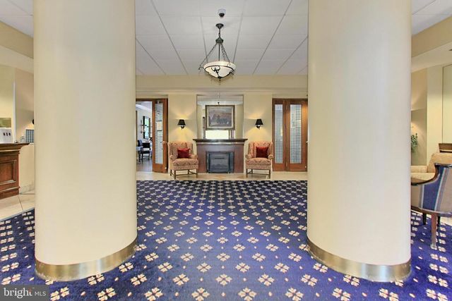 2400 Clarendon Blvd Apt 406, Arlington, VA 22201