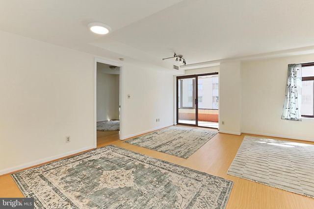 2400 Clarendon Blvd Apt 406, Arlington, VA 22201