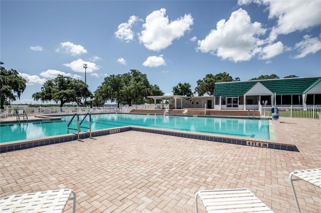 33 BOBCAT TRAIL, Wildwood, FL 34785