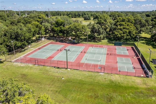 33 BOBCAT TRAIL, Wildwood, FL 34785