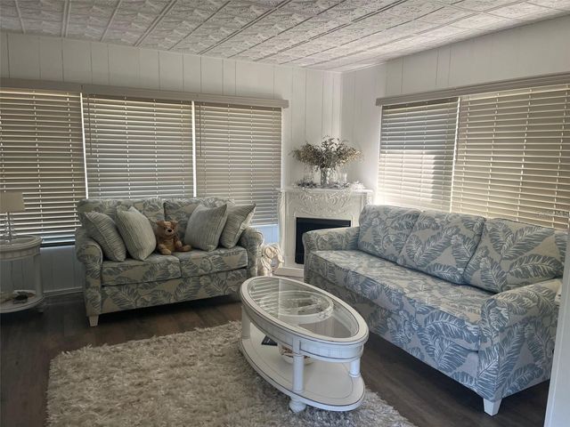 33 BOBCAT TRAIL, Wildwood, FL 34785
