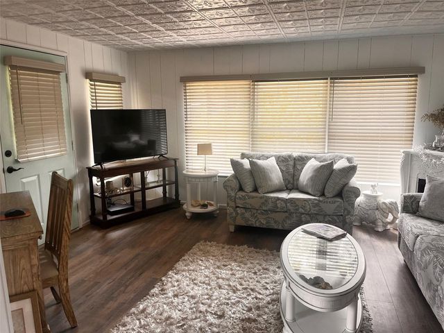 33 BOBCAT TRAIL, Wildwood, FL 34785