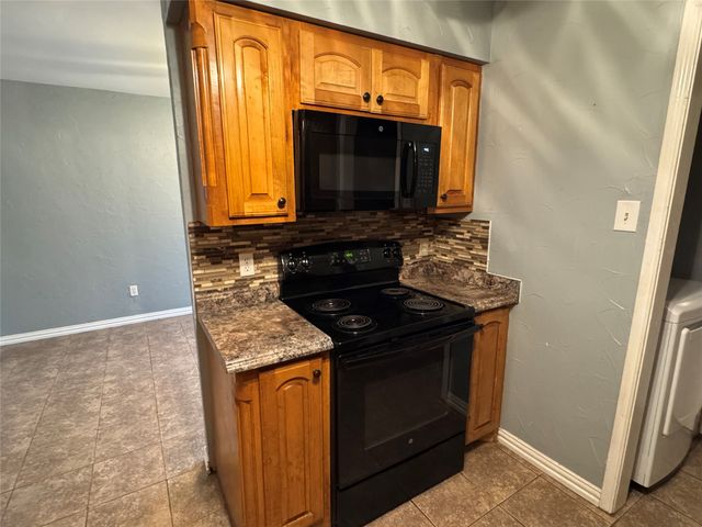 6629 High Lawn Terrace, Watauga, TX 76148