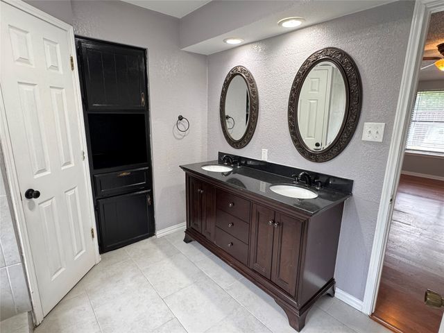 6629 High Lawn Terrace, Watauga, TX 76148