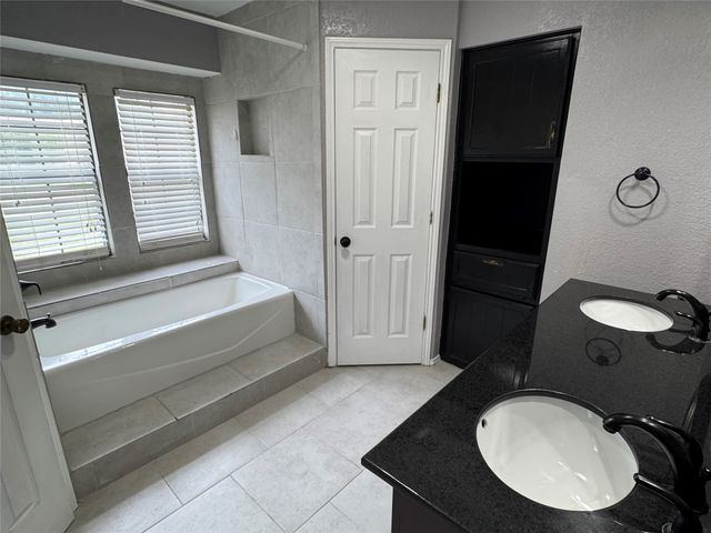 6629 High Lawn Terrace, Watauga, TX 76148