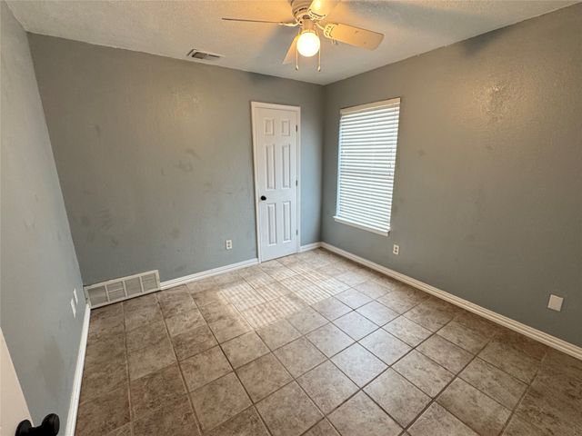 6629 High Lawn Terrace, Watauga, TX 76148