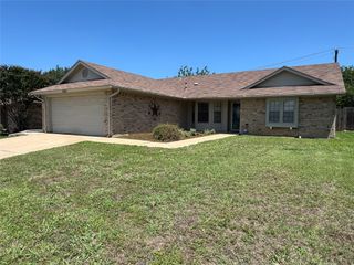 6629 High Lawn Terrace, Watauga, TX 76148
