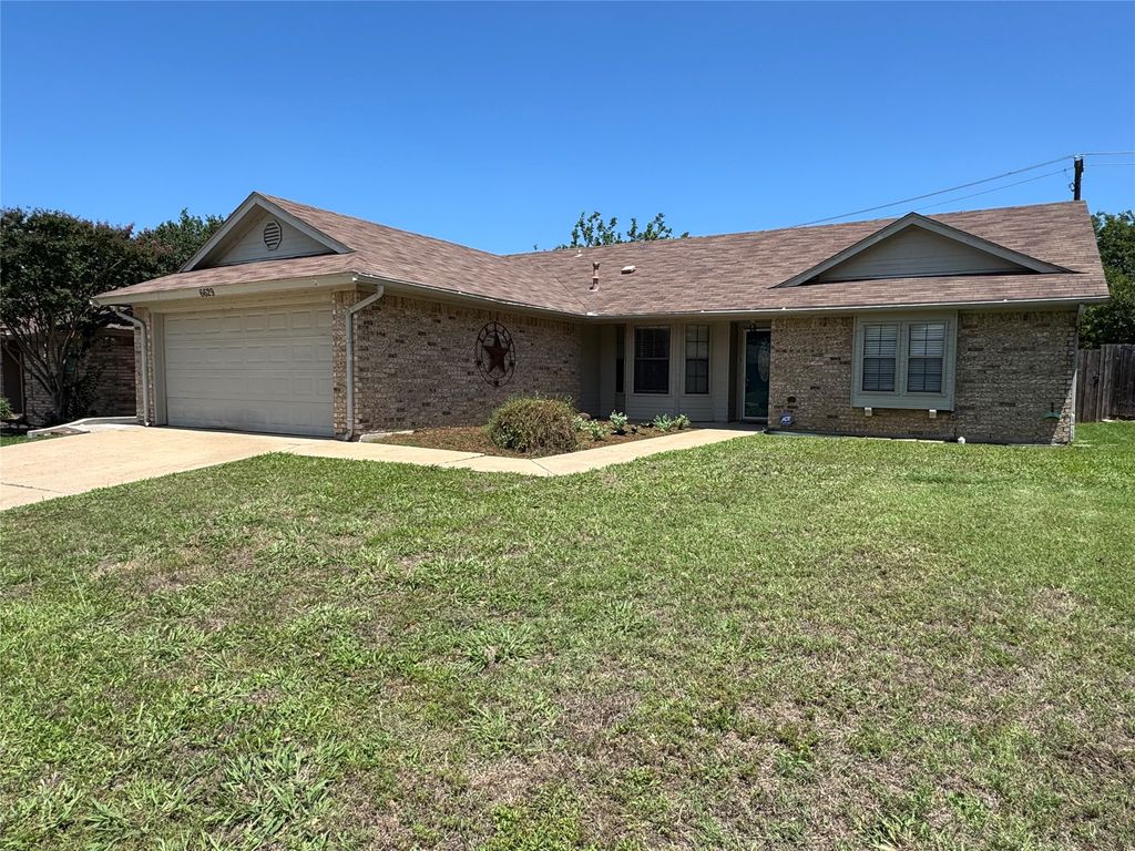 6629 High Lawn Terrace, Watauga, TX 76148