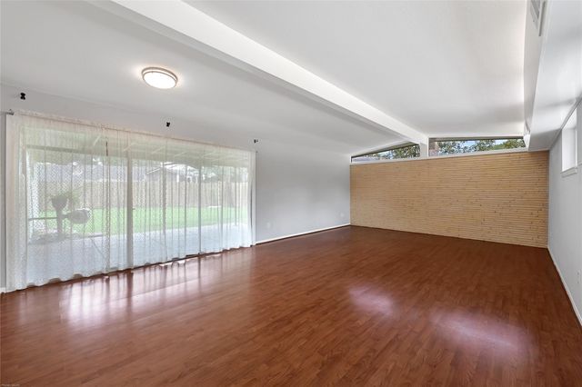 10226 Carlow Lane, La Porte, TX 77571