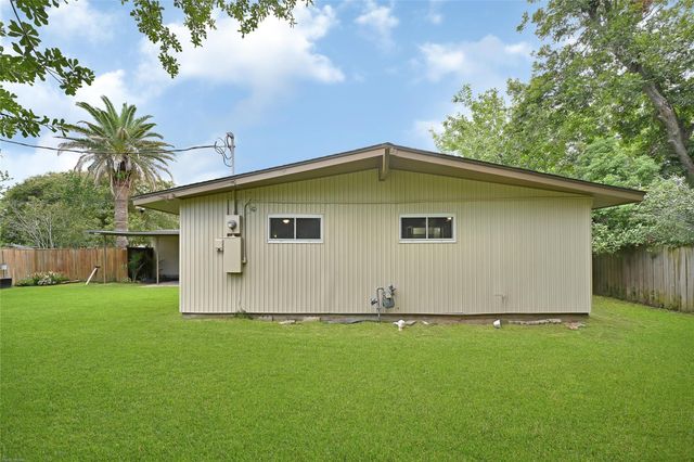 10226 Carlow Lane, La Porte, TX 77571