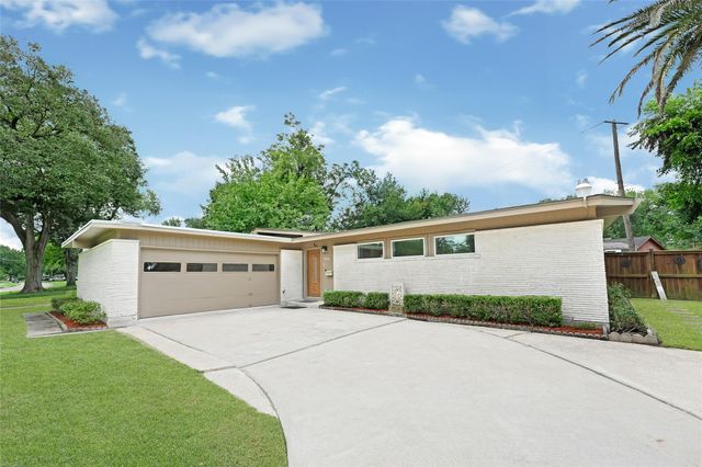 10226 Carlow Lane, La Porte, TX 77571